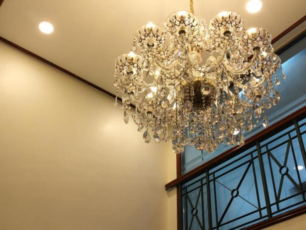 Alfa Hotel Янгон Екстериор снимка