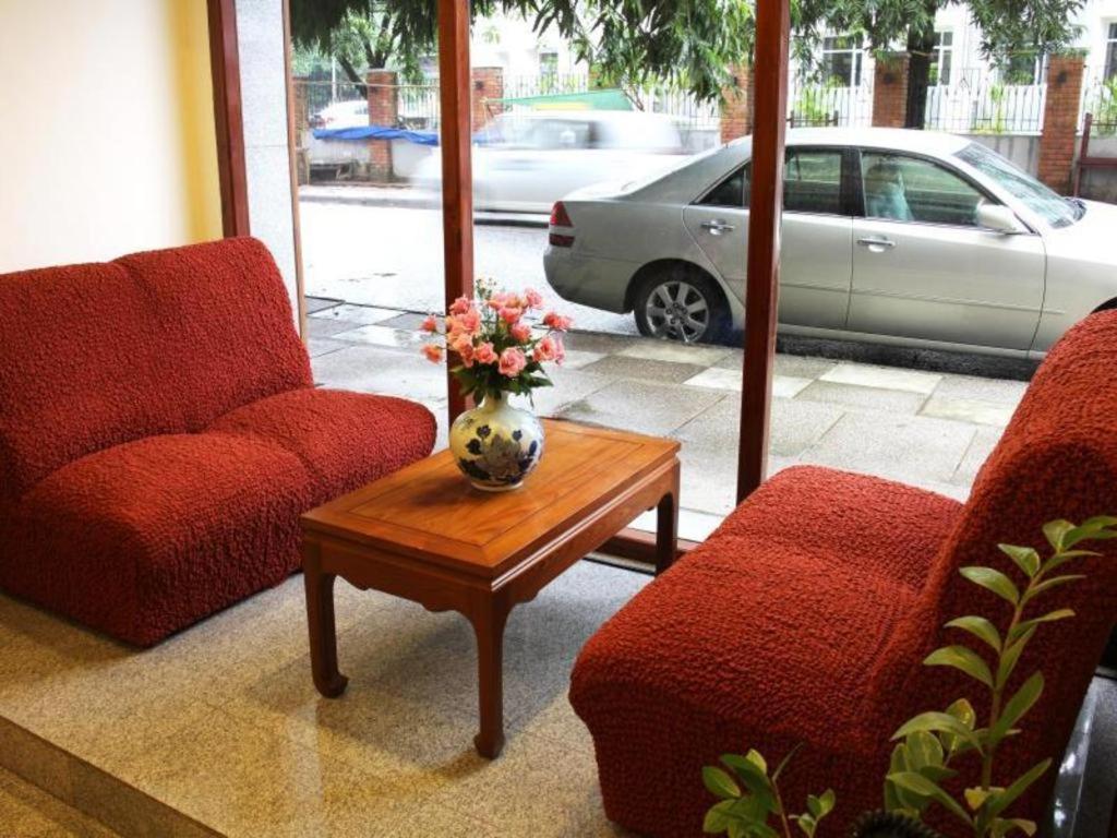 Alfa Hotel Янгон Екстериор снимка