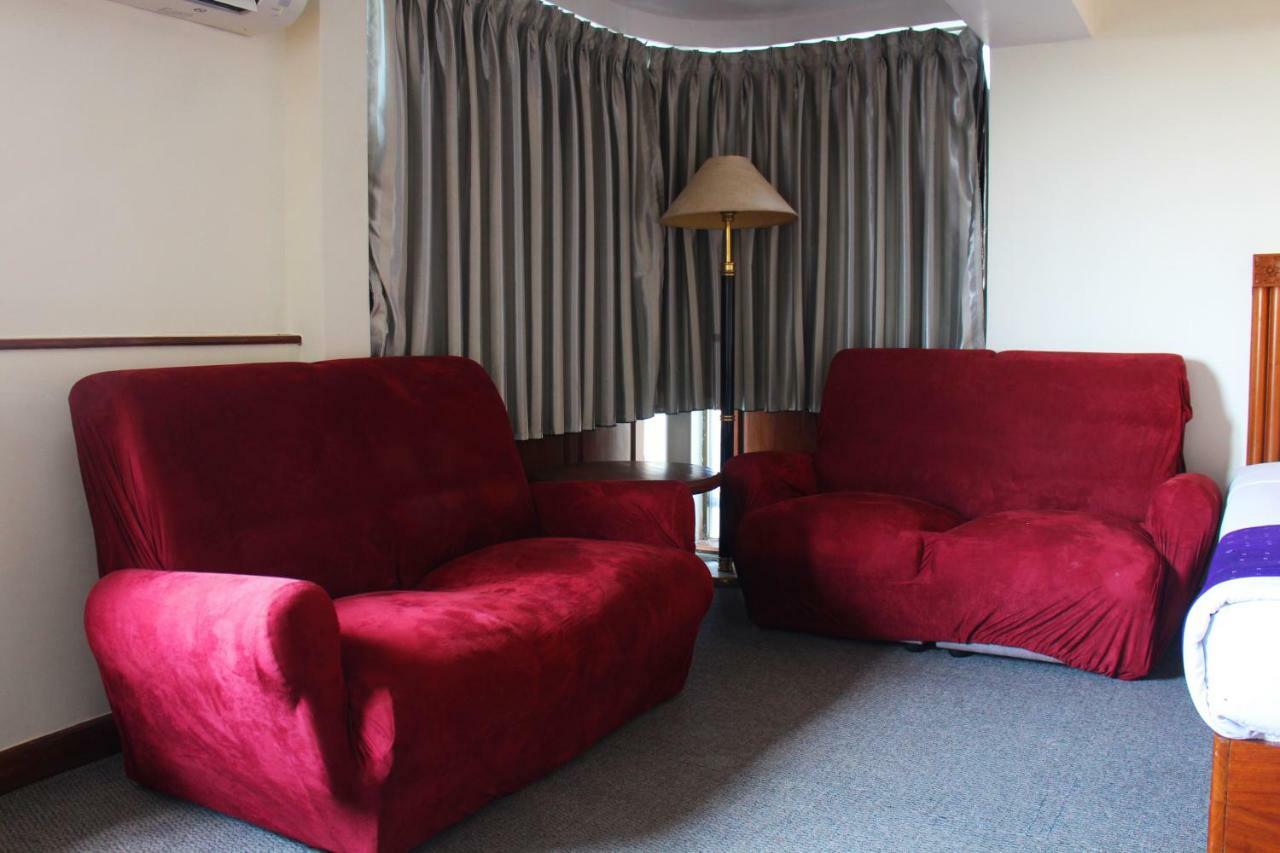 Alfa Hotel Янгон Екстериор снимка